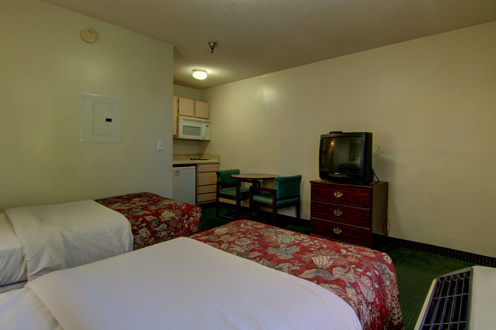Intown Suites Extended Stay Raleigh Nc - Capital Blvd Eksteriør bilde
