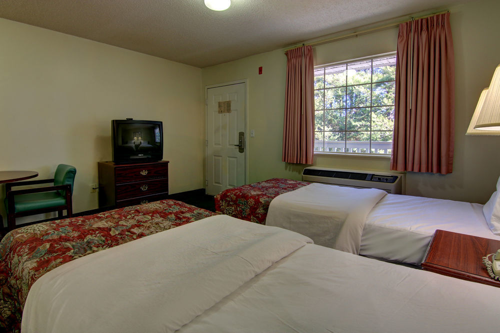 Intown Suites Extended Stay Raleigh Nc - Capital Blvd Eksteriør bilde